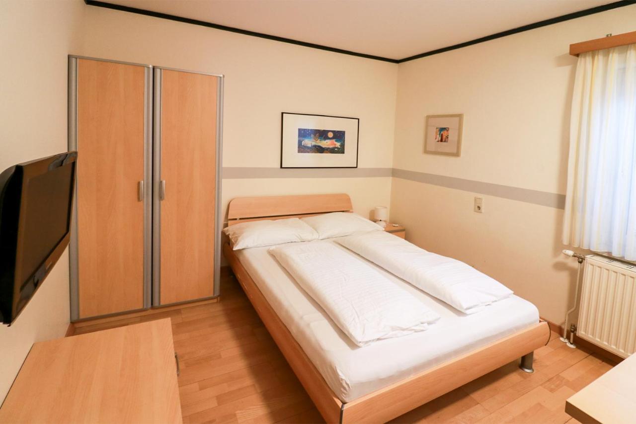 Schlafgut Hotel Sankt Polten Bagian luar foto
