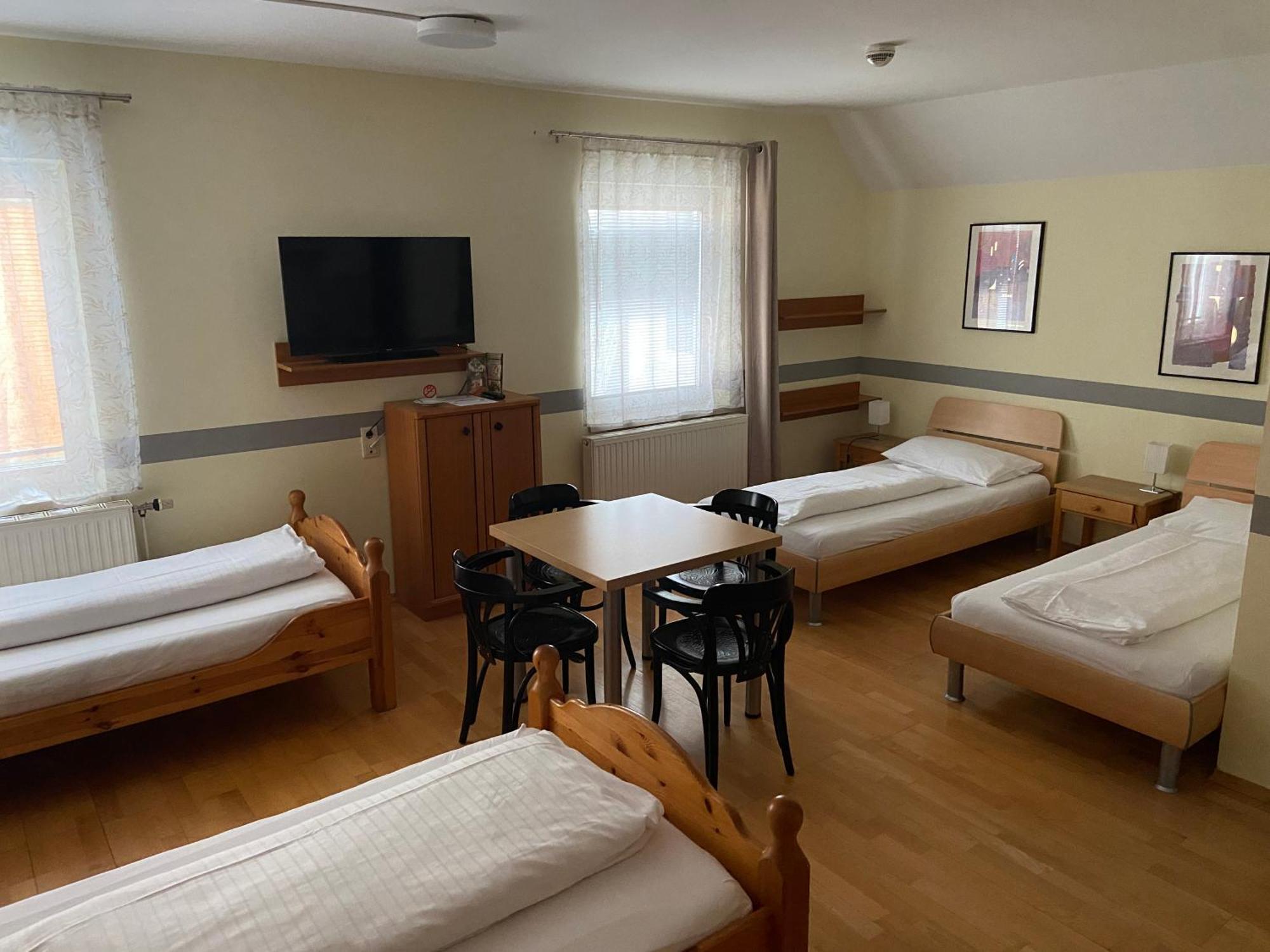 Schlafgut Hotel Sankt Polten Ruang foto
