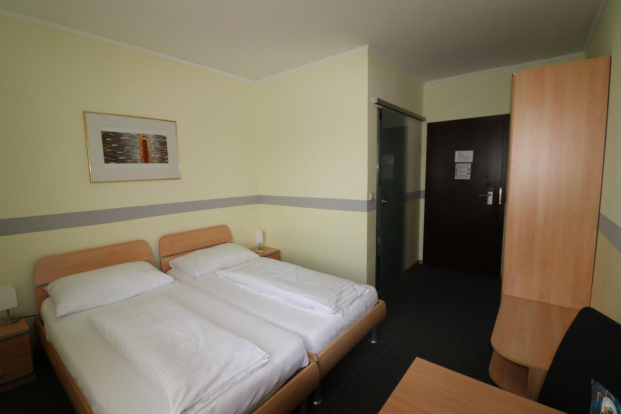 Schlafgut Hotel Sankt Polten Bagian luar foto