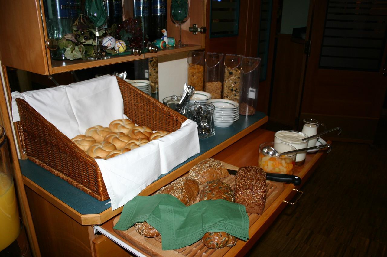 Schlafgut Hotel Sankt Polten Bagian luar foto
