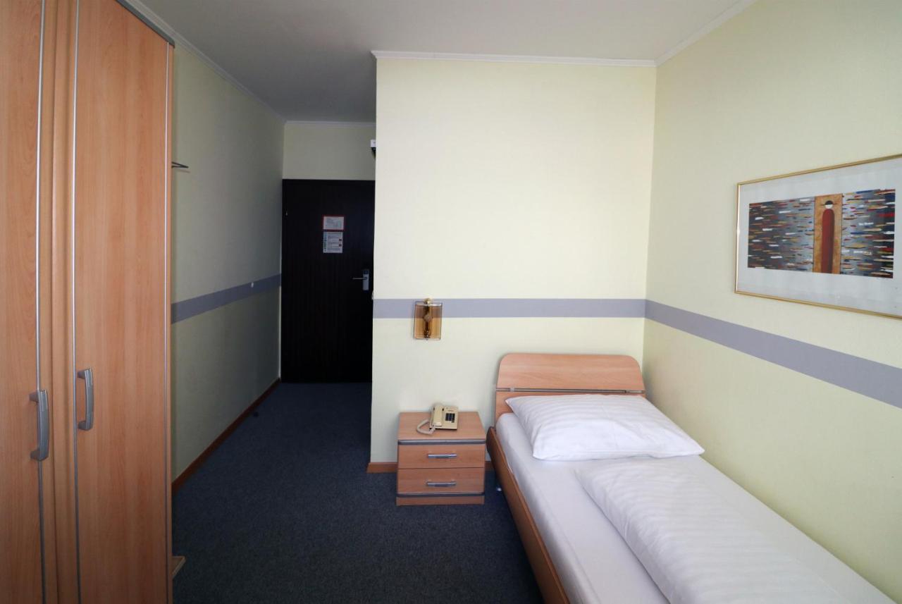 Schlafgut Hotel Sankt Polten Bagian luar foto