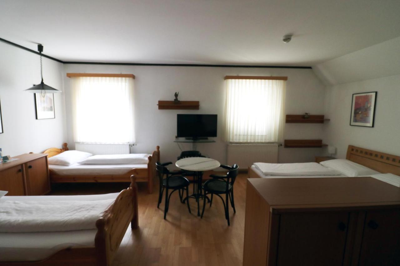 Schlafgut Hotel Sankt Polten Bagian luar foto